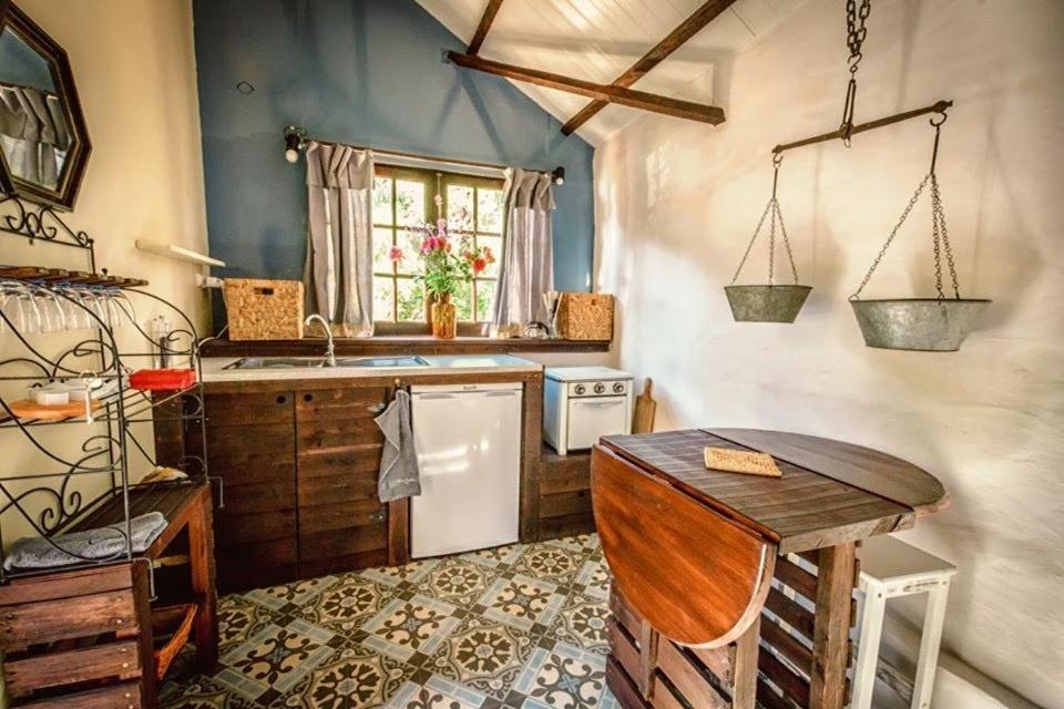 Unique Tiny House With Natural Building Techniques Figueiro Dos Vinhos Exteriör bild