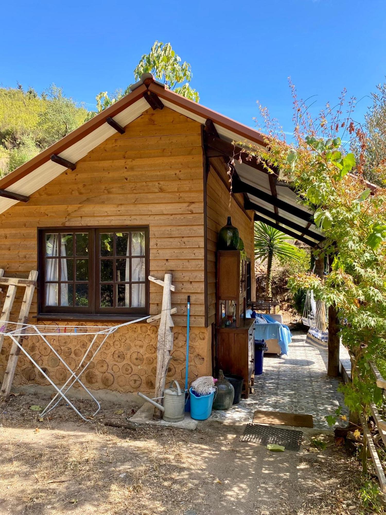 Unique Tiny House With Natural Building Techniques Figueiro Dos Vinhos Exteriör bild