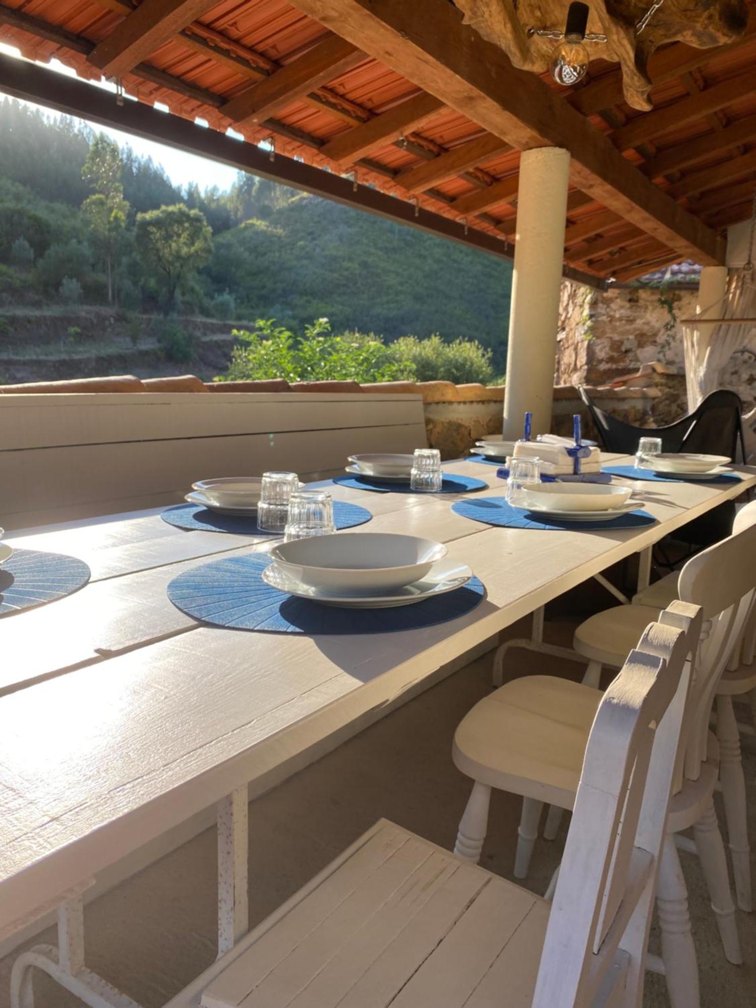 Unique Tiny House With Natural Building Techniques Figueiro Dos Vinhos Exteriör bild